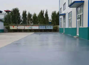 湖南彩色路面喷涂翻新的材料对冬季